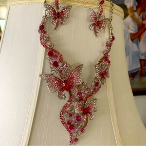 💞Butterfly Statement necklace & earrings set